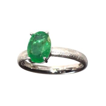 Anillo Preciosa con esmeralda y oro blanco 18 kt